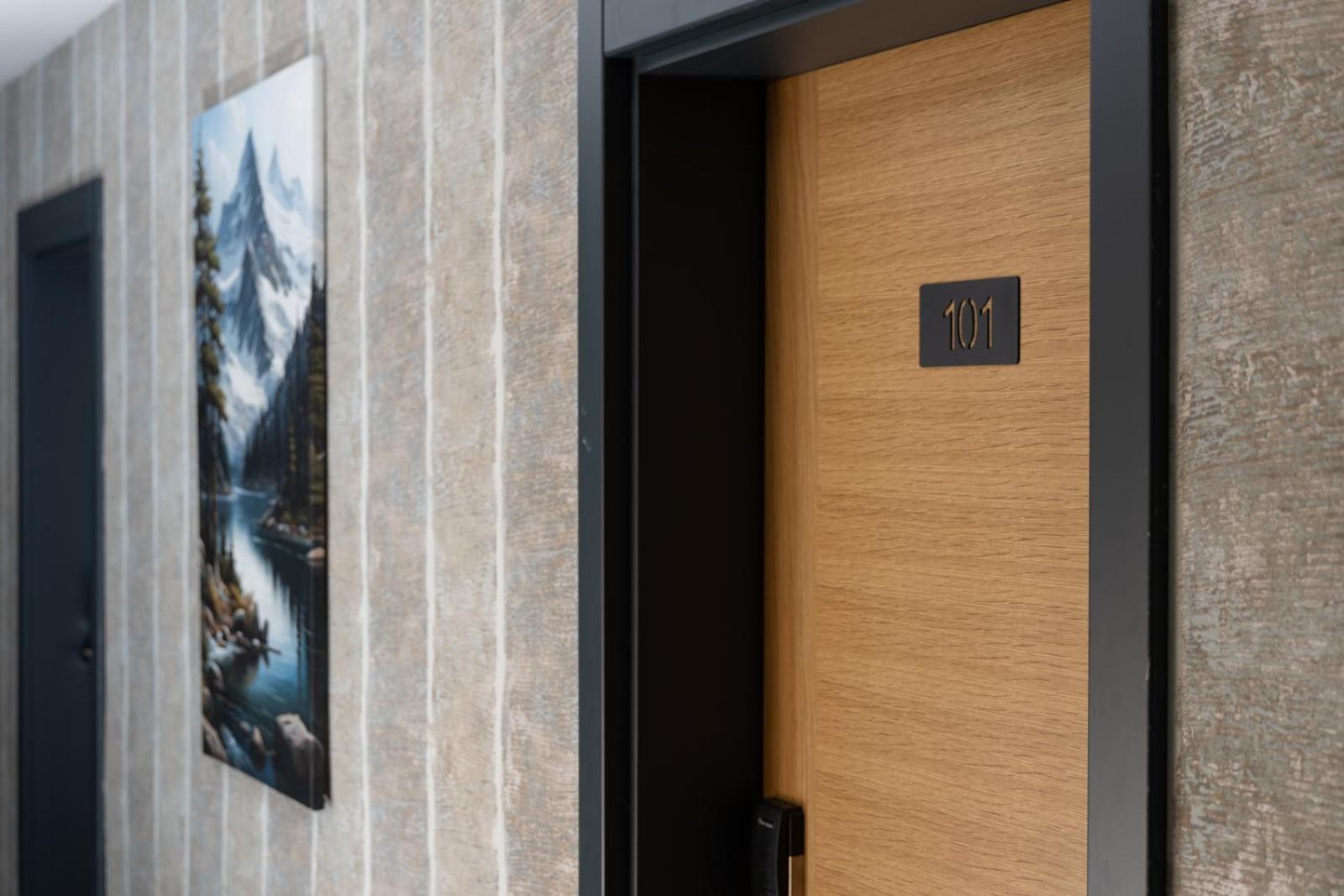 Vetus Hotel 普里什蒂纳 外观 照片