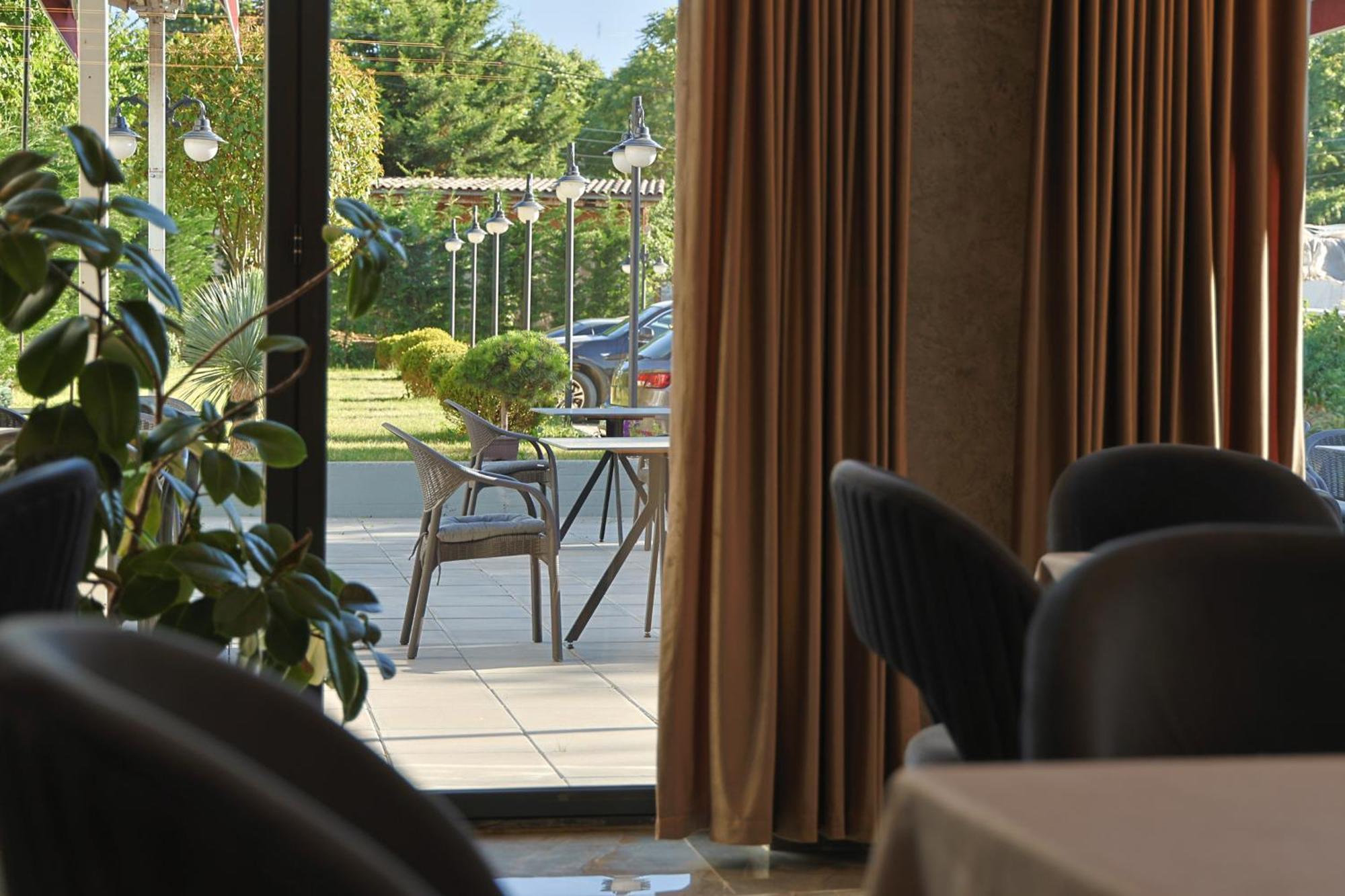 Vetus Hotel 普里什蒂纳 外观 照片